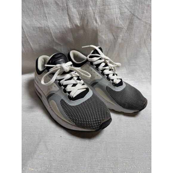 Nike Air Max Zero Essential Black & White Youth 5.5 Y - 881224 - Picture 2 of 15